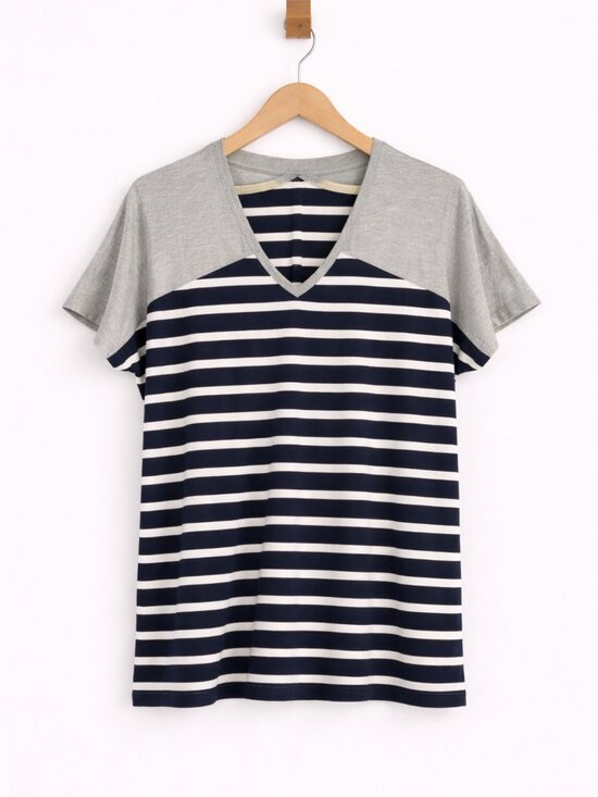 GAP Tops - GAP Women's Striped V Neck T‎ Shirt XL